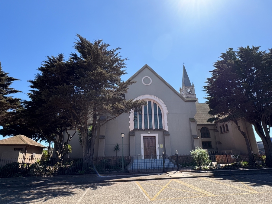 5 Bedroom Property for Sale in Vredenburg Western Cape